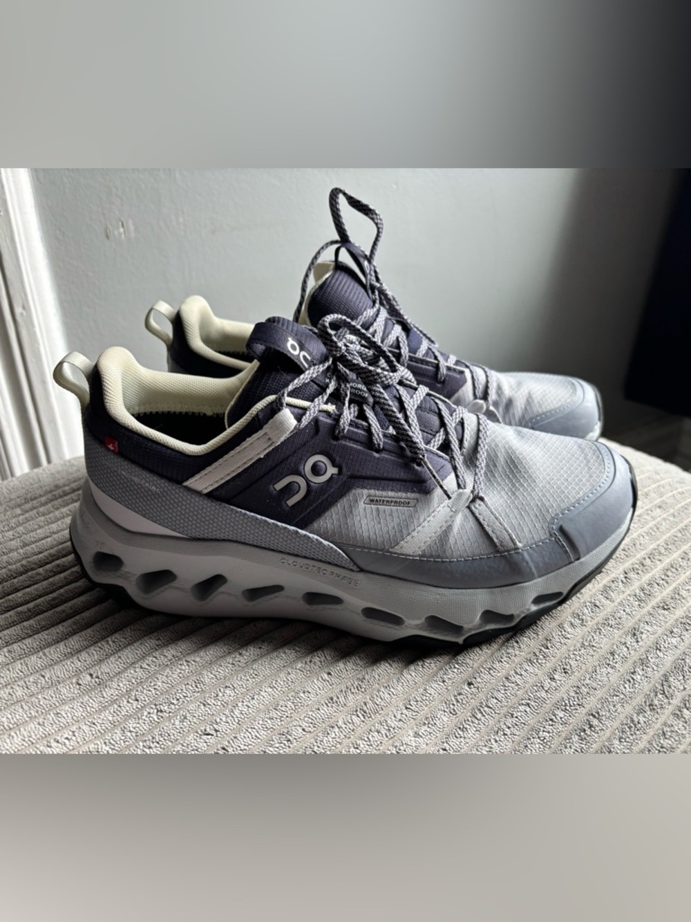 On Running Waterproof CloudHorizon  Sneakers in Light Gray and Blue